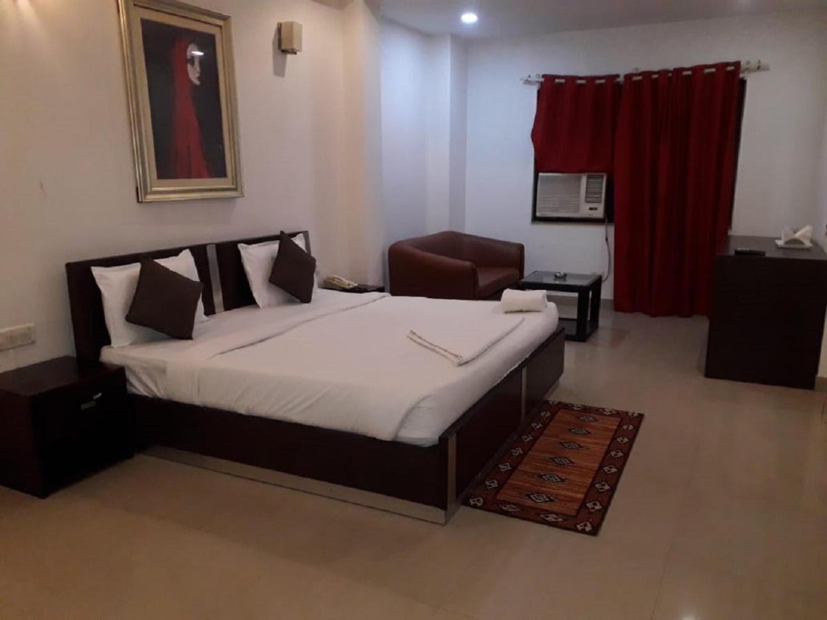 Aerocity Hotel Jindal Palace Delhi- A Well Hygiene Property"All Staff Vaccinated " ニューデリー エクステリア 写真